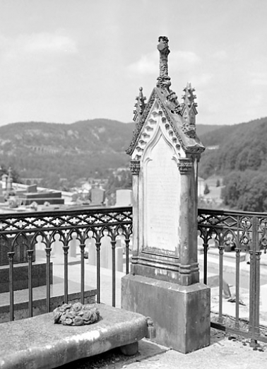 Tombeau de Julie Girod : la stèle. © Région Bourgogne-Franche-Comté, Inventaire du patrimoine