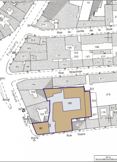 Plan-masse et de situation. Extrait du plan cadastral, 2001, section BK, 1:1000. © Région Bourgogne-Franche-Comté, Inventaire du patrimoine