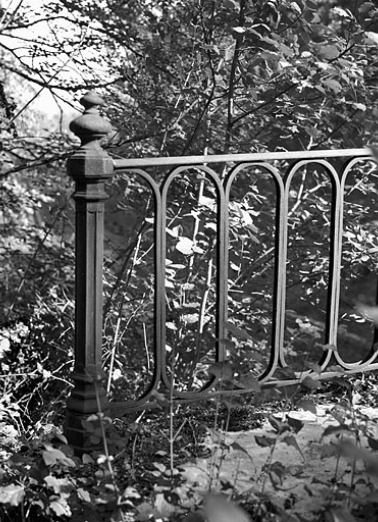 Garde-corps : détail d'un potelet. © Région Bourgogne-Franche-Comté, Inventaire du patrimoine