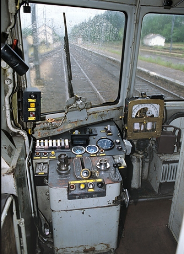 Intérieur, côté extrémité 1 : poste de conduite. © Région Bourgogne-Franche-Comté, Inventaire du patrimoine