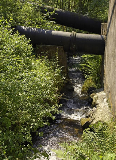 Arrivée des conduites forcées. © Région Bourgogne-Franche-Comté, Inventaire du patrimoine
