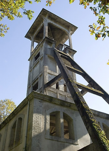 Le chevalement. Détail de la partie supérieure. © Région Bourgogne-Franche-Comté, Inventaire du patrimoine