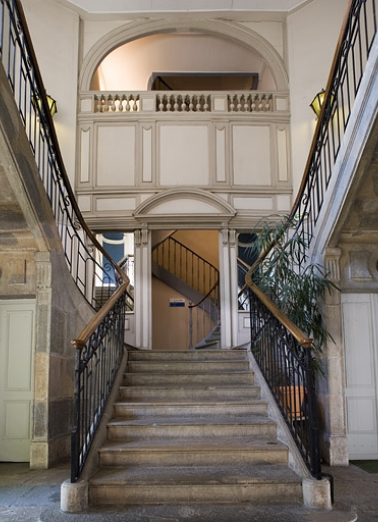 Vue de l'escalier d' honneur de face. © Région Bourgogne-Franche-Comté, Inventaire du patrimoine