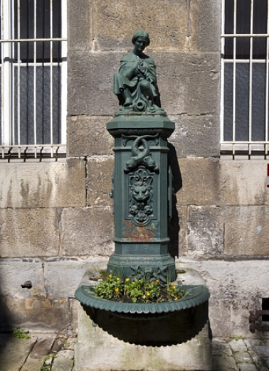 Vue d'ensemble de la borne fontaine. © Région Bourgogne-Franche-Comté, Inventaire du patrimoine