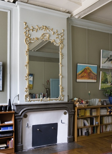 Intérieur, rez-de-chaussée : vue de la cheminée de la chambre sur rue, à droite du salon. © Région Bourgogne-Franche-Comté, Inventaire du Patrimoine