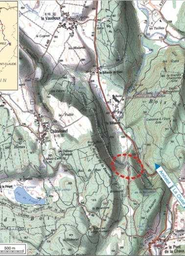 Carte et schéma de localisation. Carte topographique, IGN, 2000, dalle F087_048, échelle 1:25 000. Scan 25, licence n° 2008/CISE/2968. © Région Bourgogne-Franche-Comté, Inventaire du patrimoine