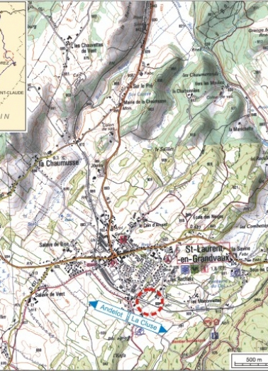 Carte et schéma de localisation. Carte topographique, IGN, 2000, dalle F087_049, échelle 1:25 000. Scan 25, licence n° 2008/CISE/2968. © Région Bourgogne-Franche-Comté, Inventaire du patrimoine