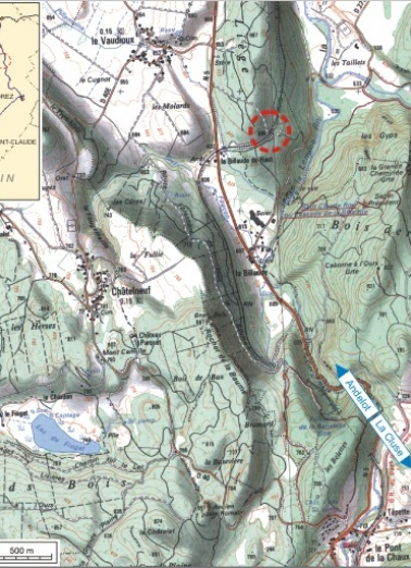 Carte et schéma de localisation. Carte topographique, IGN, 2000, dalle F087_048, échelle 1:25 000. Scan 25, licence n° 2008/CISE/2968. © Région Bourgogne-Franche-Comté, Inventaire du patrimoine