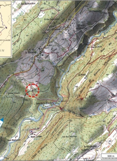Carte et schéma de localisation. Carte topographique, IGN, 2000, dalles F087_050 et F087_051, échelle 1:25 000. Scan 25, licence n° 2008/CISE/2968. © Région Bourgogne-Franche-Comté, Inventaire du patrimoine