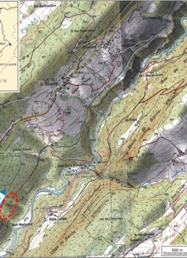 Carte et schéma de localisation. Carte topographique, IGN, 2000, dalles F087_050 et F087_051, échelle 1:25 000. Scan 25, licence n° 2008/CISE/2968. © Région Bourgogne-Franche-Comté, Inventaire du patrimoine