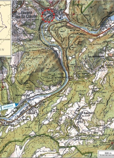 Carte et schéma de localisation. Carte topographique, IGN, 2000, dalle F086_052, échelle 1:25 000. Scan 25, licence n° 2008/CISE/2968. © Région Bourgogne-Franche-Comté, Inventaire du patrimoine