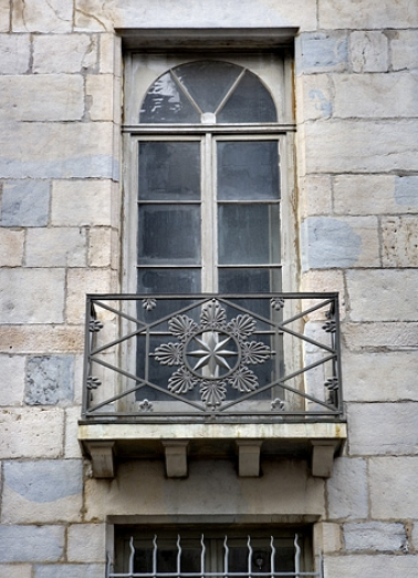 Détail d'une fenêtre du premier étage sur rue. © Région Bourgogne-Franche-Comté, Inventaire du patrimoine