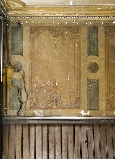 Peintures murales du passage cocher : détail du décor d'un panneau. © Région Bourgogne-Franche-Comté, Inventaire du patrimoine