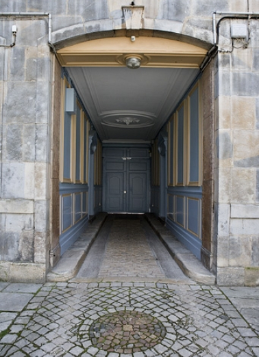 Logis principal : vue d'ensemble du passage cocher depuis la cour. © Région Bourgogne-Franche-Comté, Inventaire du Patrimoine
