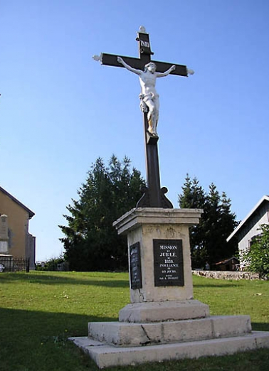 Vue générale de la croix de mission. © Région Bourgogne-Franche-Comté, Inventaire du patrimoine