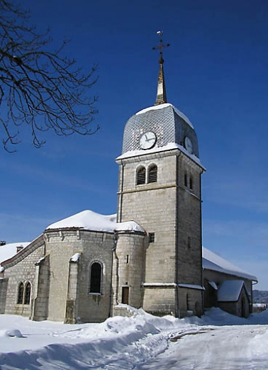 Vue générale de l'abside et du clocher. © Région Bourgogne-Franche-Comté, Inventaire du patrimoine Vue générale de l'abside et du clocher. © Région Bourgogne-Franche-Comté, Inventaire du patrimoine