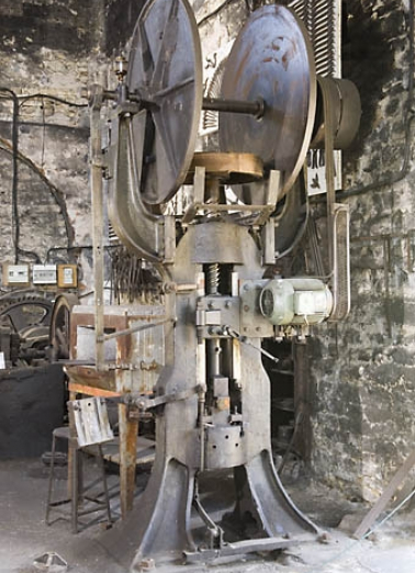 Atelier est. Presse à friction. © Région Bourgogne-Franche-Comté, Inventaire du patrimoine