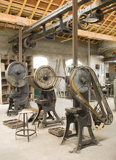 Atelier ouest. Presses "col de cygne". © Région Bourgogne-Franche-Comté, Inventaire du patrimoine