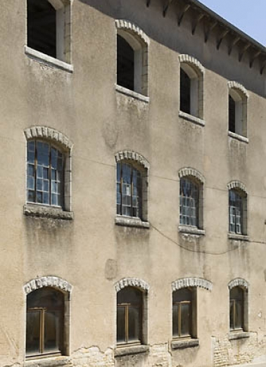 Travées de la façade sud de l'atelier de fabrication. © Région Bourgogne-Franche-Comté, Inventaire du patrimoine