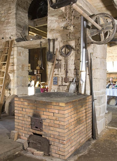 Chaudière (cuisson des matières oléagineuses). © Région Bourgogne-Franche-Comté, Inventaire du patrimoine