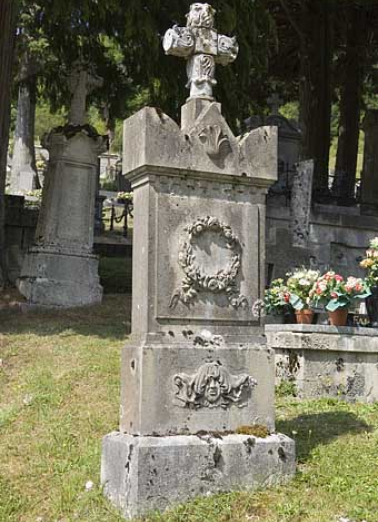 Vue générale, face portant le décor. © Région Bourgogne-Franche-Comté, Inventaire du patrimoine