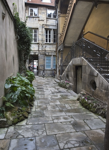 Façade postérieure du logis principal sur cour. © Région Bourgogne-Franche-Comté, Inventaire du Patrimoine
