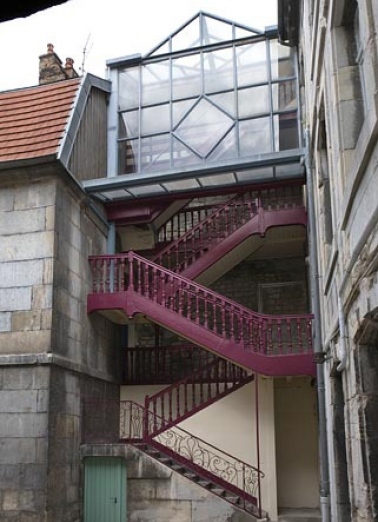 Vue d'ensemble de l'escalier à cage ouverte. © Région Bourgogne-Franche-Comté, Inventaire du Patrimoine