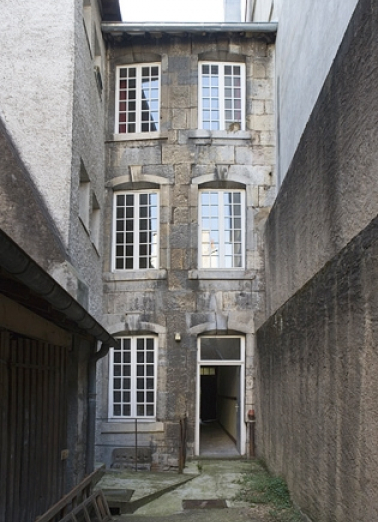 Vue d'ensemble de la façade postérieure du logis secondaire sur la deuxième cour. © Région Bourgogne-Franche-Comté, Inventaire du Patrimoine