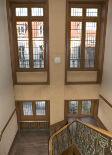 Détail des fenêtres éclairant l'escalier principal. © Région Bourgogne-Franche-Comté, Inventaire du Patrimoine