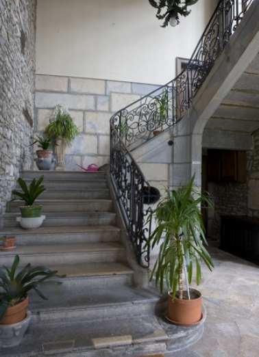 Intérieur : vue d'ensemble de l'escalier d'honneur. © Région Bourgogne-Franche-Comté, Inventaire du Patrimoine