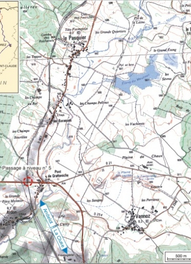 Carte et schéma de localisation. Carte topographique, IGN, 2000, dalle F087_047, échelle 1:25 000. Scan 25, licence n° 2008/CISE/2968. © Région Bourgogne-Franche-Comté, Inventaire du patrimoine