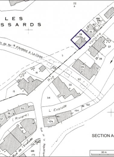 Plan-masse et de situation. Extrait du plan cadastral, 1980, section AB, échelle 1:1000. © Région Bourgogne-Franche-Comté, Inventaire du patrimoine