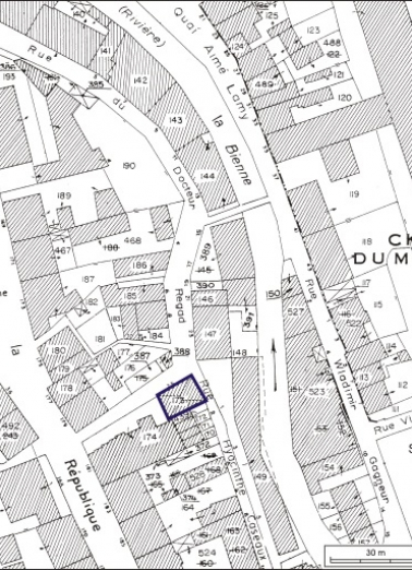 Plan-masse et de situation. Extrait du plan cadastral, 1980, section AI, échelle 1:1000. © Région Bourgogne-Franche-Comté, Inventaire du patrimoine