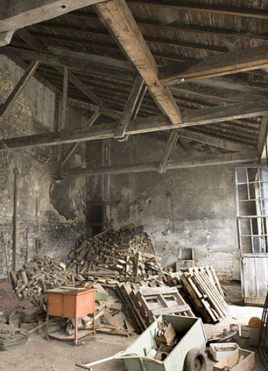 Intérieur de l'atelier à flanc de colline. Vue depuis le nord. © Région Bourgogne-Franche-Comté, Inventaire du patrimoine