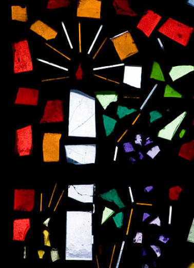 Détail : cierge et grappe de raisin. © Région Bourgogne-Franche-Comté, Inventaire du patrimoine