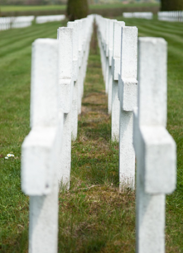 Double alignement de tombes. © Région Bourgogne-Franche-Comté, Inventaire du patrimoine