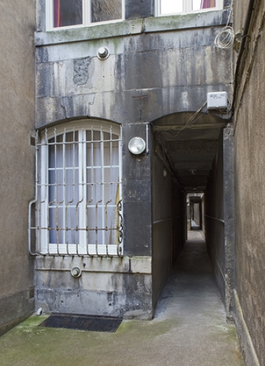 Façade postérieure du deuxième logis secondaire située sur la troisième cour : détail du rez-de-chaussée. © Région Bourgogne-Franche-Comté, Inventaire du Patrimoine