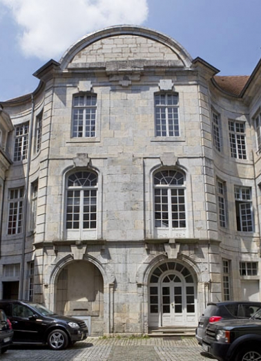 Logis principal : vue d'ensemble de l'aile de l'escalier. © Région Bourgogne-Franche-Comté, Inventaire du Patrimoine
