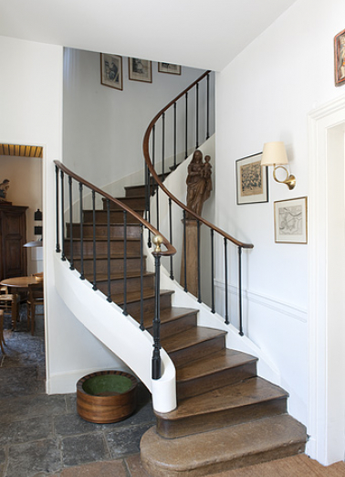Vue de l'escalier menant aux chambres. © Région Bourgogne-Franche-Comté, Inventaire du patrimoine