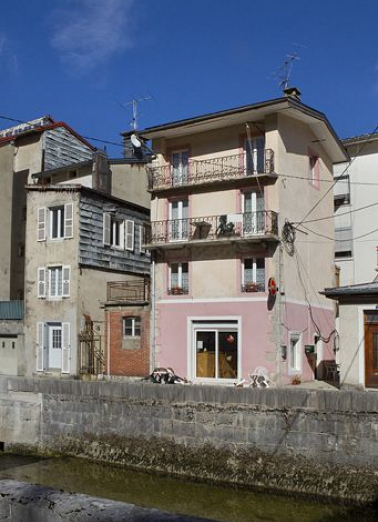 Maisons (19e siècle) aux n° 10 à 14 Petit Quai. Maisons (AI 44 à 48). © Région Bourgogne-Franche-Comté, Inventaire du patrimoine