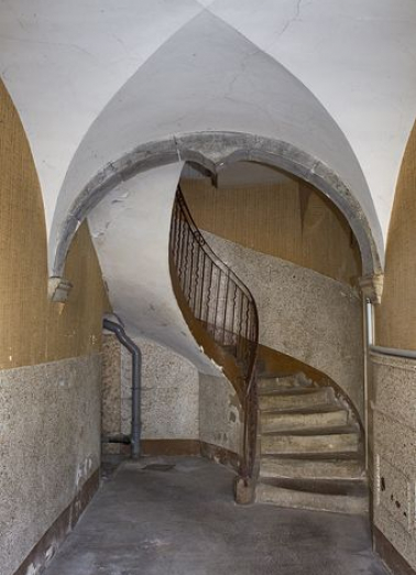 Couloir voûté et escalier. © Région Bourgogne-Franche-Comté, Inventaire du patrimoine