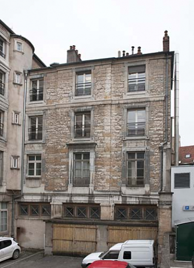 Détail de l'aile droite sur cour. © Région Bourgogne-Franche-Comté, Inventaire du Patrimoine