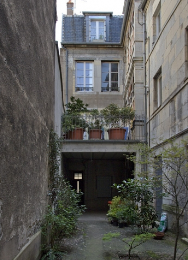 Deuxième cour : vue d'ensemble du logis secondaire en fond de cour. © Région Bourgogne-Franche-Comté, Inventaire du Patrimoine