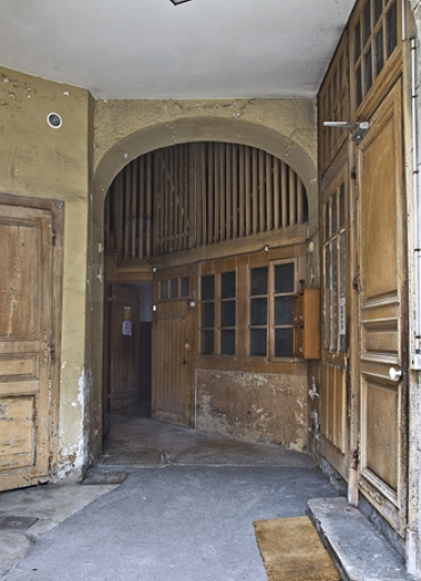 Vue d'ensemble de l'entrée de l'écurie. © Région Bourgogne-Franche-Comté, Inventaire du Patrimoine