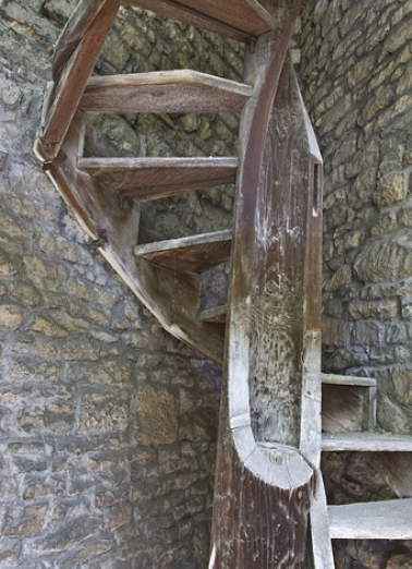 Fabrique de jardin : détail de l'escalier, vue rapprochée. © Région Bourgogne-Franche-Comté, Inventaire du Patrimoine
