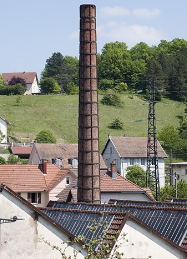 Sheds et cheminée de l'atelier de laitonnerie. © Région Bourgogne-Franche-Comté, Inventaire du patrimoine Sheds et cheminée de l'atelier de laitonnerie. © Région Bourgogne-Franche-Comté, Inventaire du patrimoine
