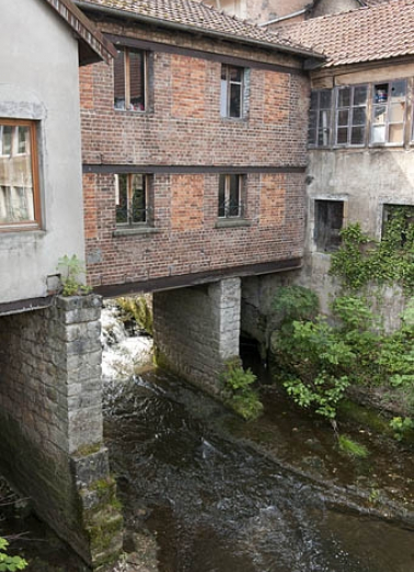 Passage couvert sur le Gland reliant les deux parties de l'usine. © Région Bourgogne-Franche-Comté, Inventaire du patrimoine