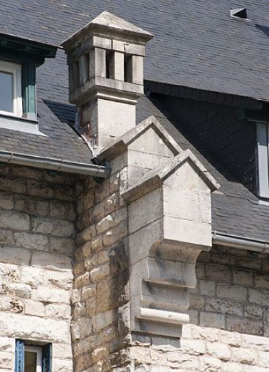 Façade antérieure. Détail d'une console. © Région Bourgogne-Franche-Comté, Inventaire du patrimoine