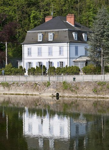 Vue de trois quarts. © Région Bourgogne-Franche-Comté, Inventaire du patrimoine