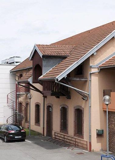 Façade des magasins de stockage. © Région Bourgogne-Franche-Comté, Inventaire du patrimoine